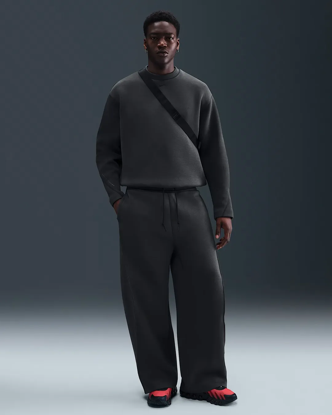 Nike Tech Men's Fleece Loose-Fit Open Hem Pants